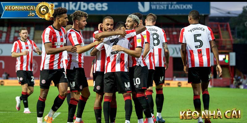 Brentford và Fulham.